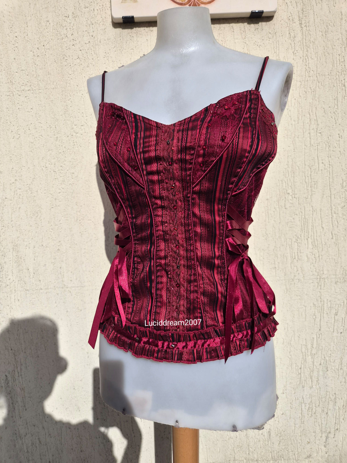Haut esprit corset rouge