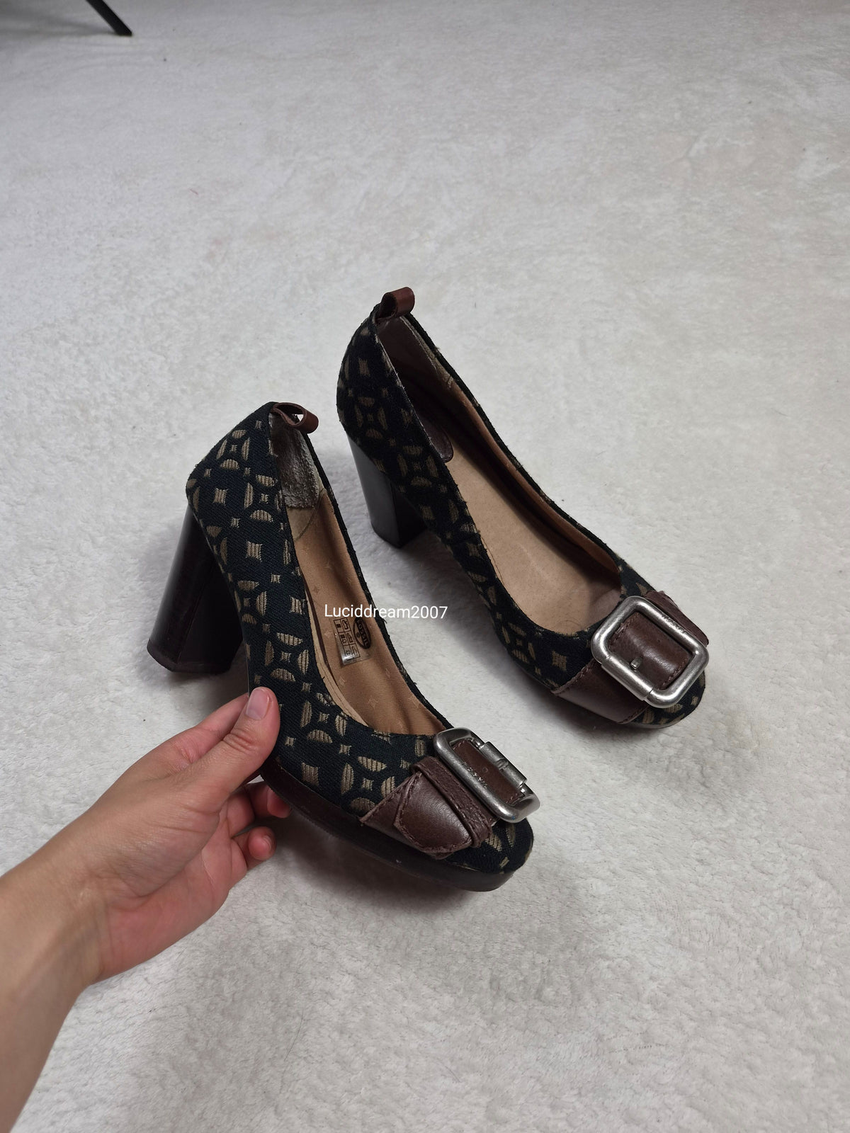 Chaussures à talons carrés