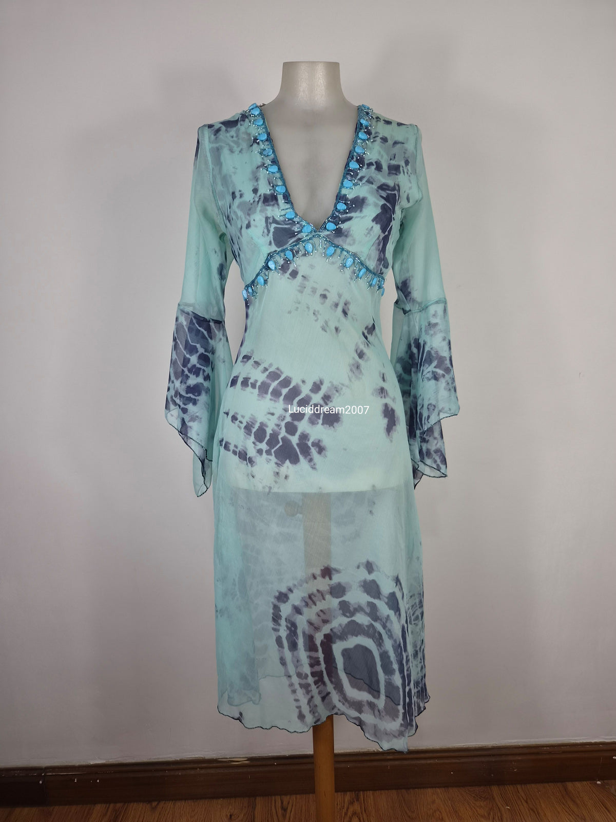 Robe de plage en voile bleue