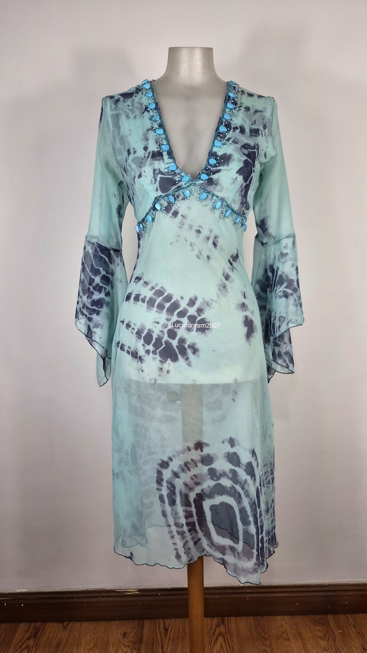 Robe de plage en voile bleue