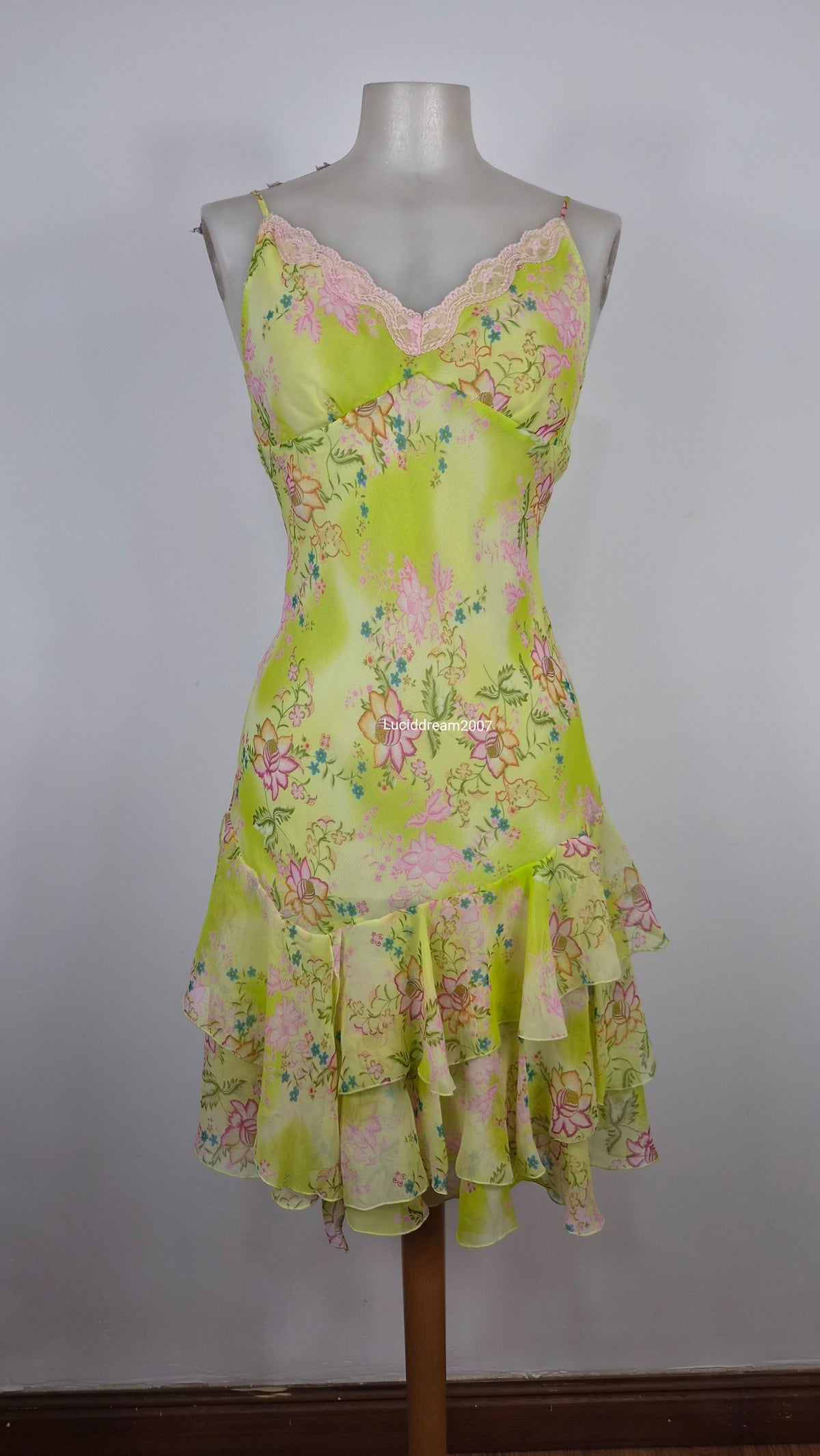 Robe verte en voile floral