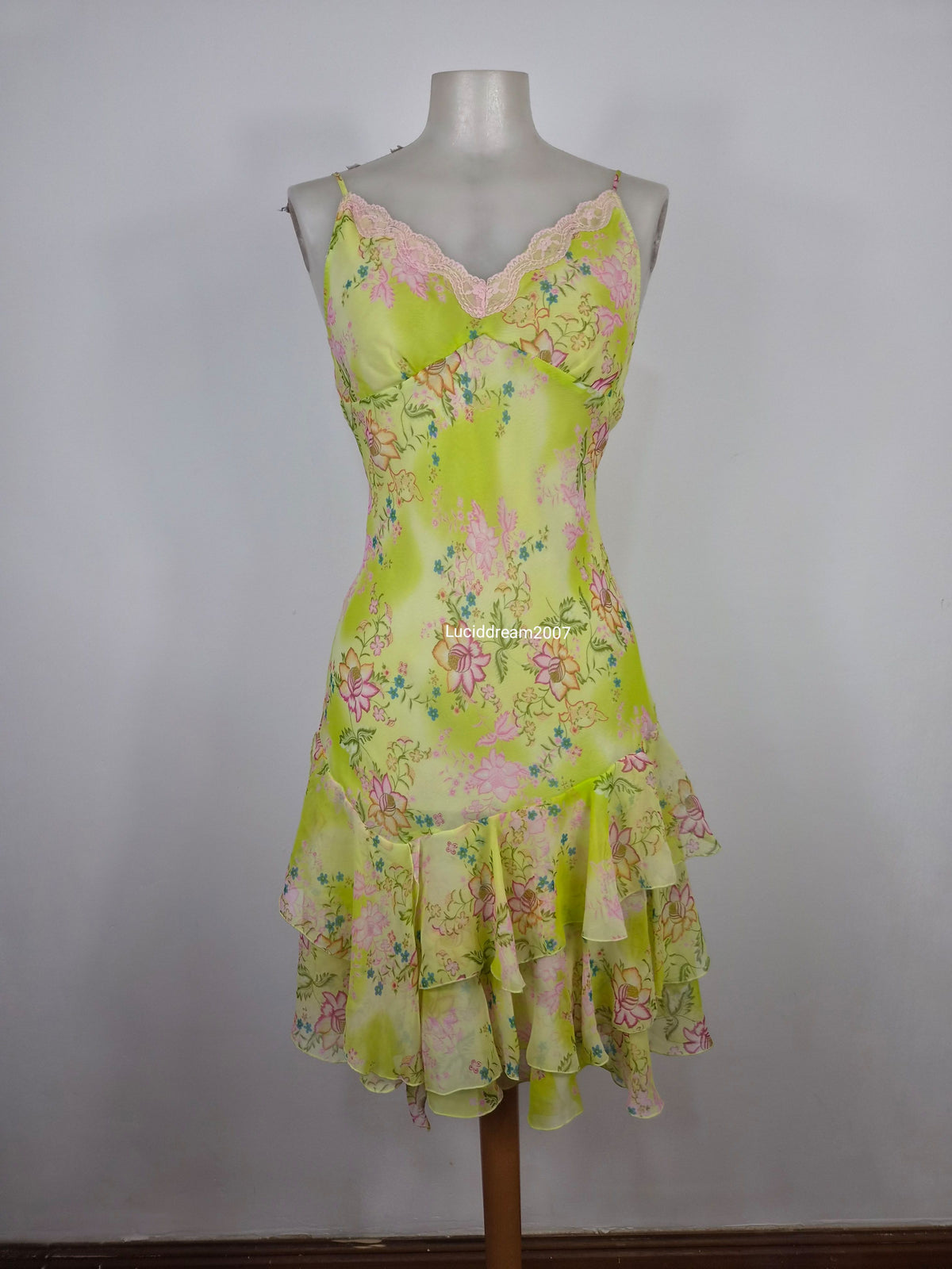 Robe verte en voile floral