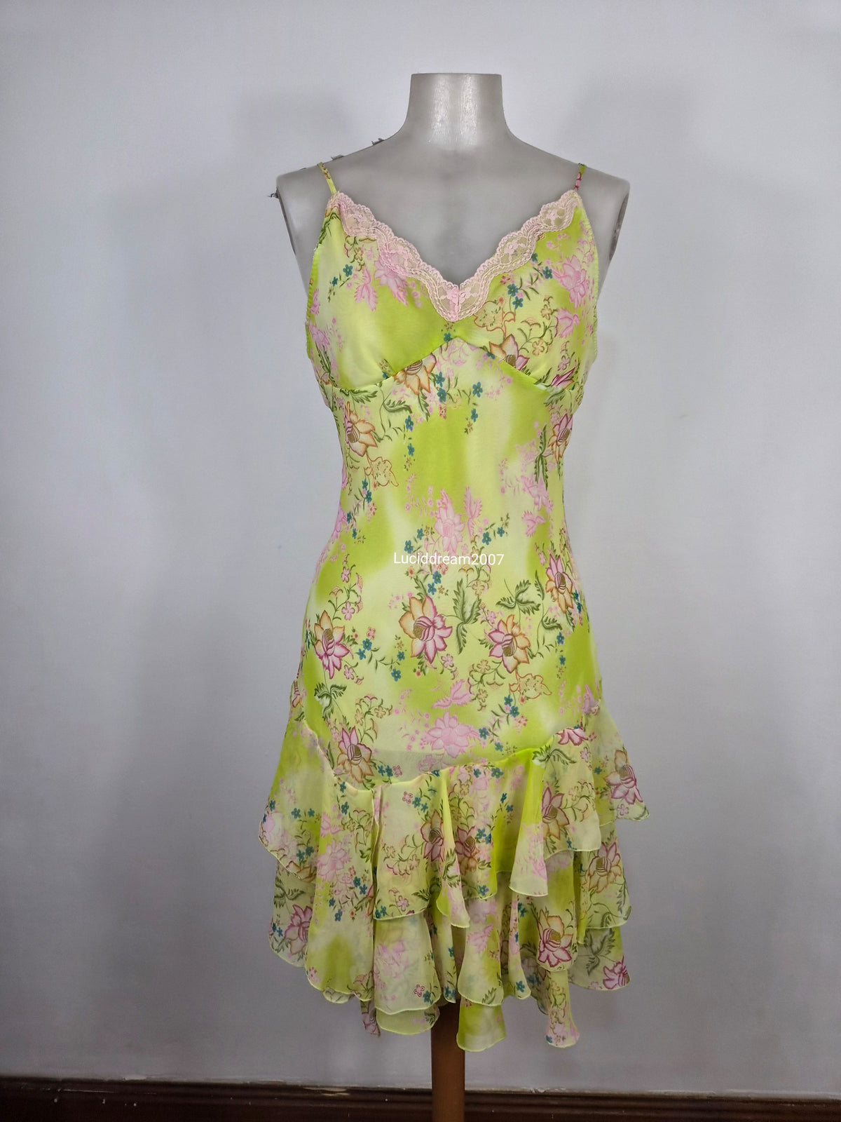 Robe verte en voile floral