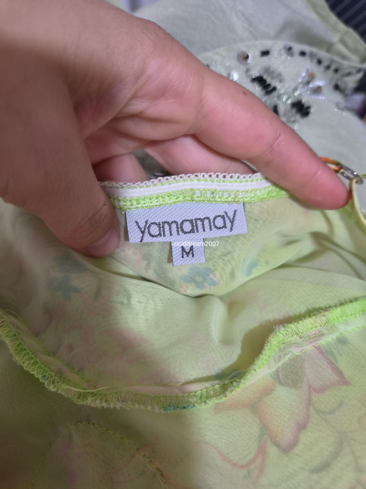 Robe verte en voile floral