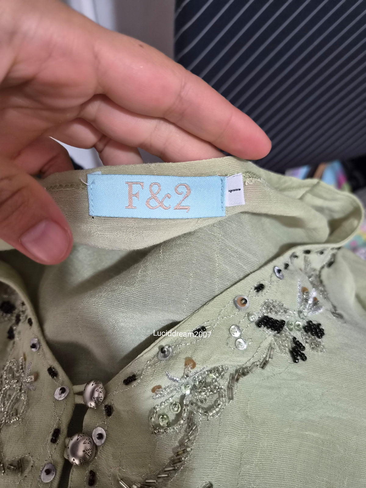 Haut en voile avec broderies