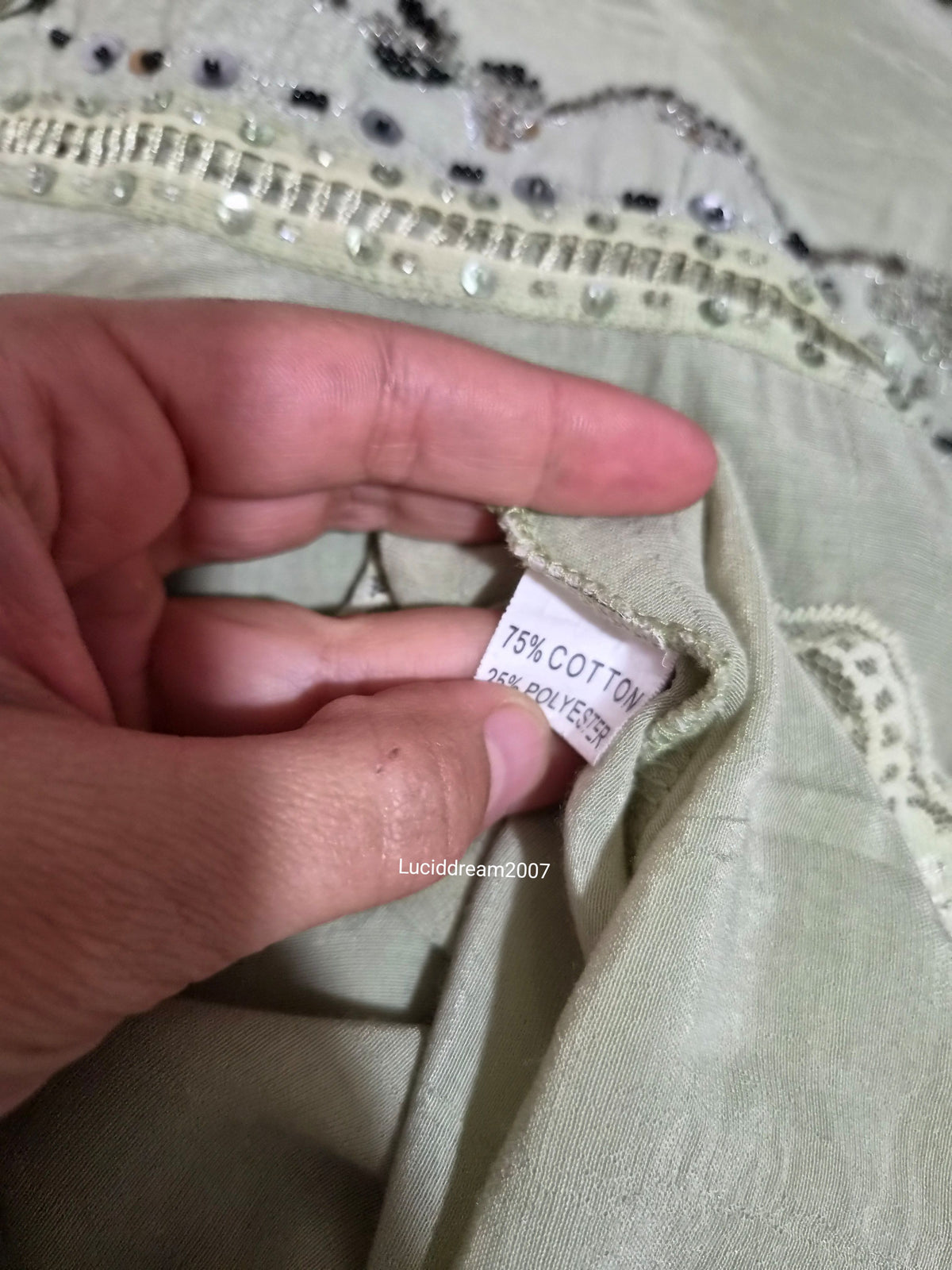 Haut en voile avec broderies