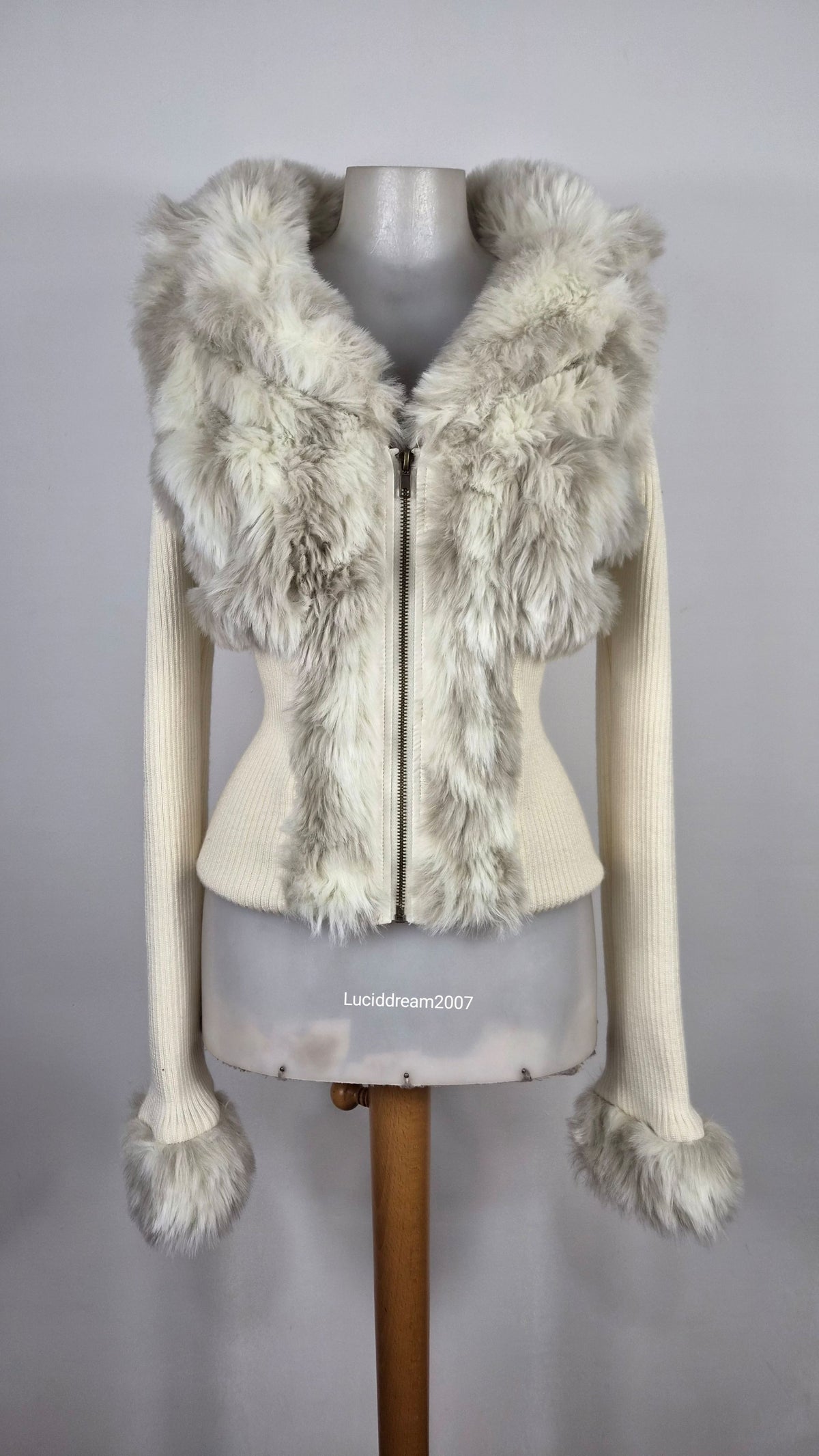 Short coat with faux fur
