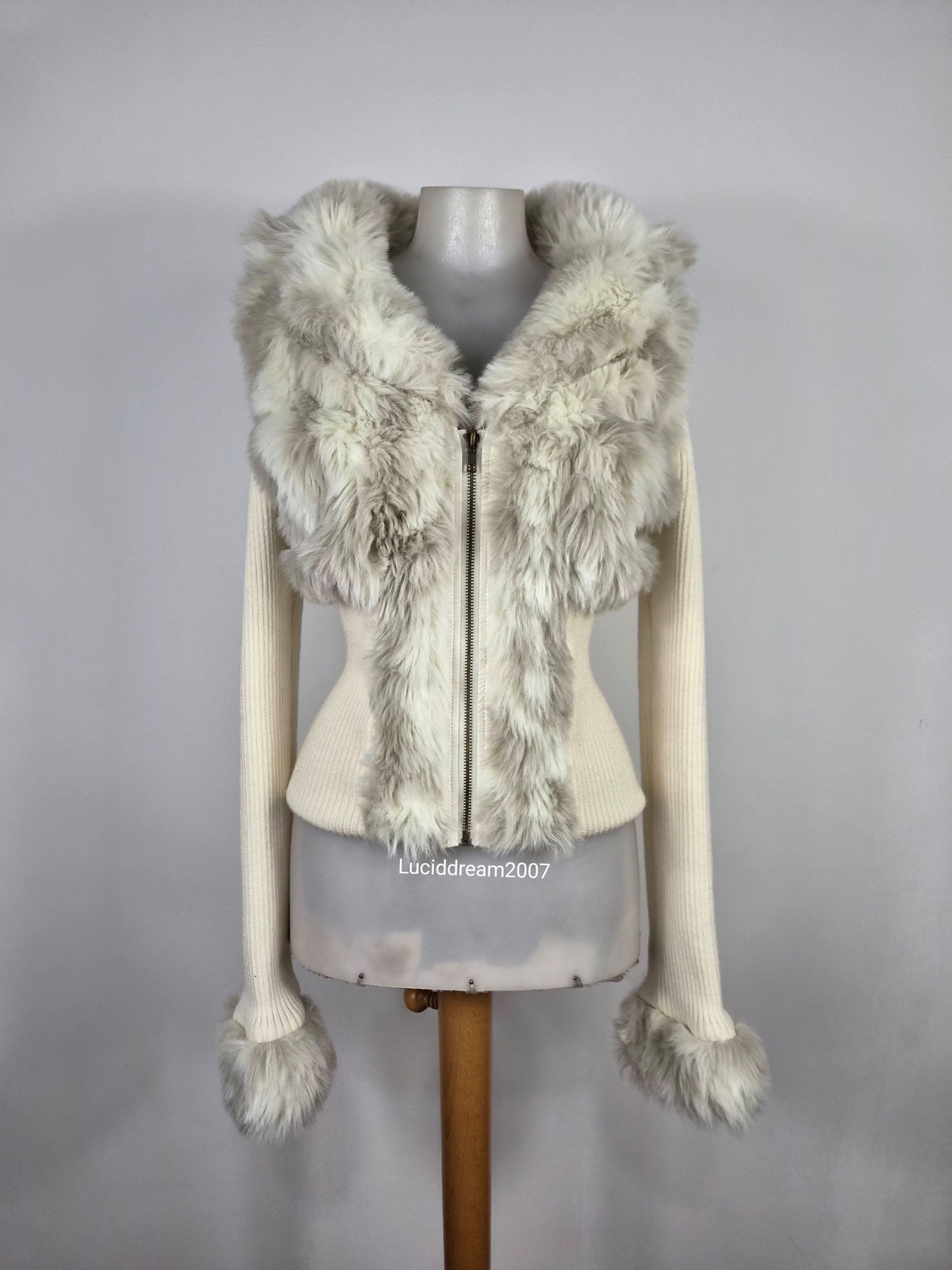 Short coat with faux fur
