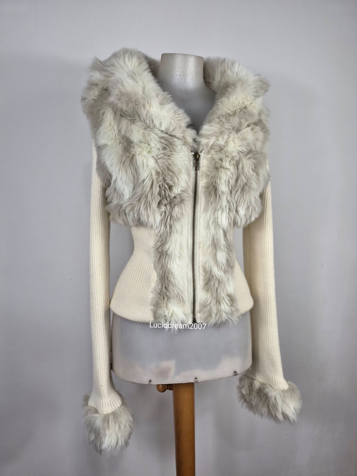 Short coat with faux fur