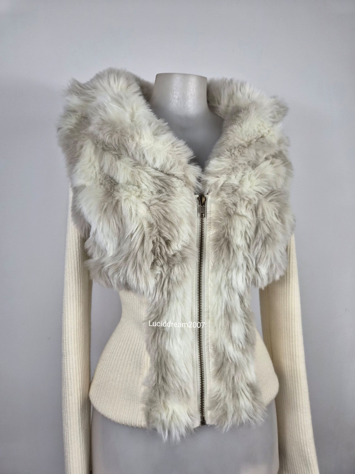 Short coat with faux fur