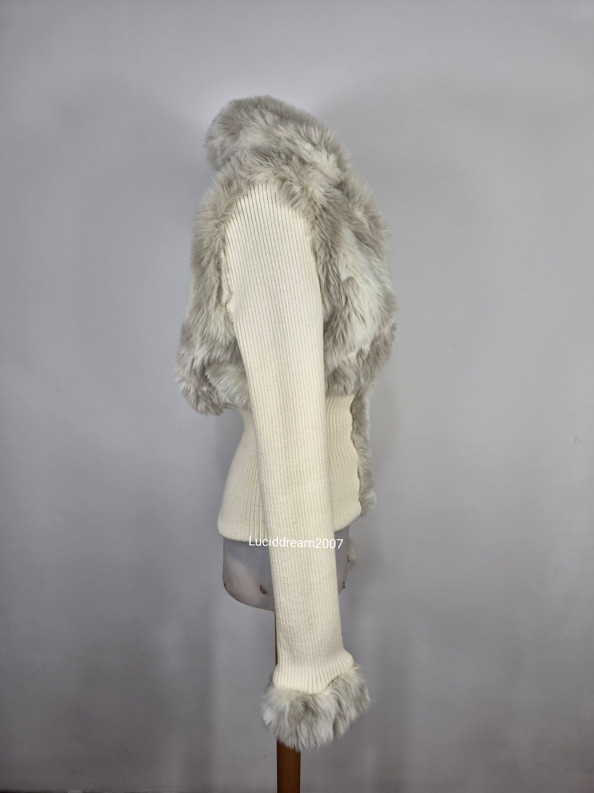 Short coat with faux fur