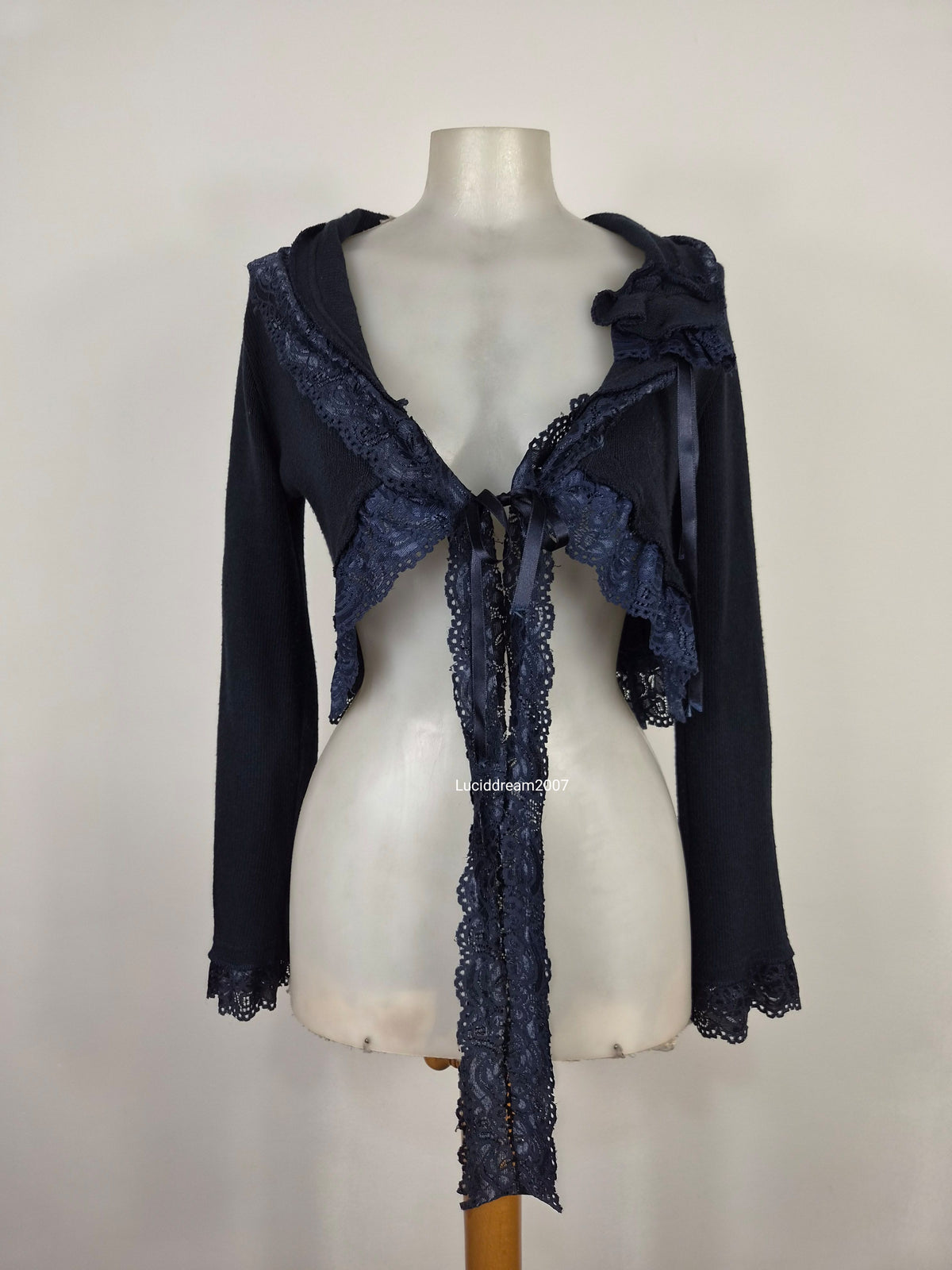 Boléro bleu sombre