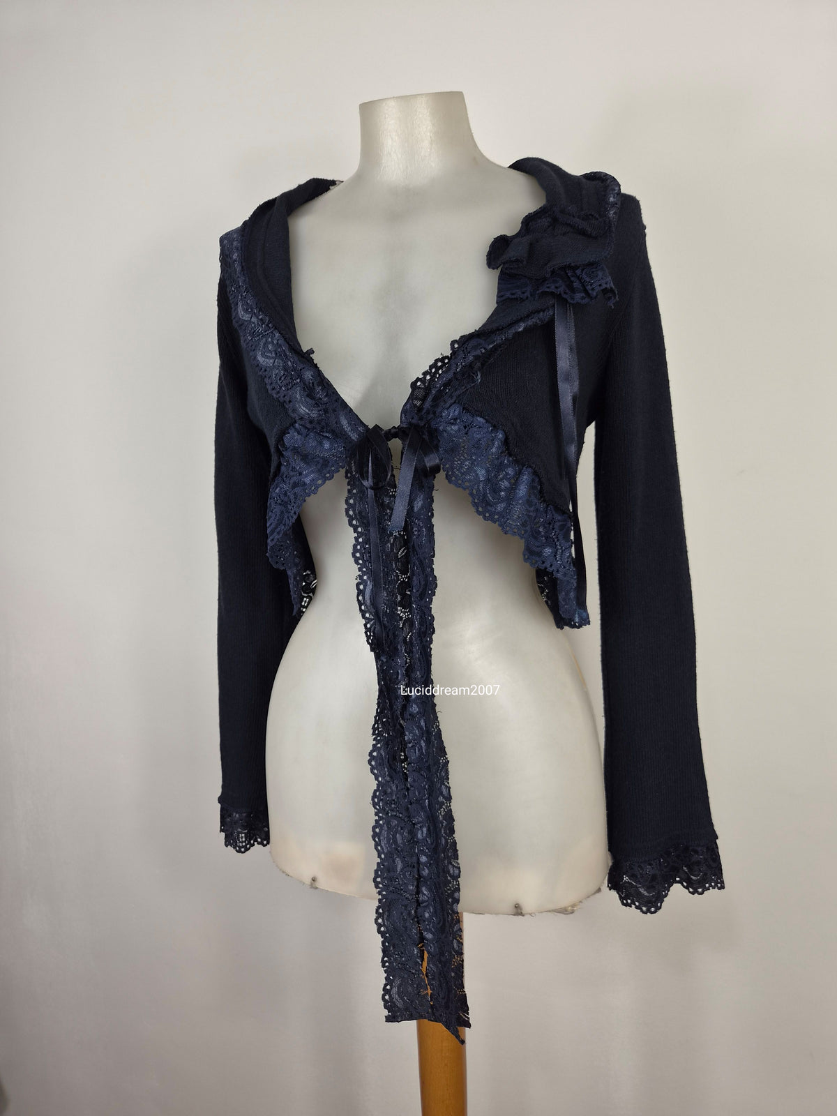 Boléro bleu sombre