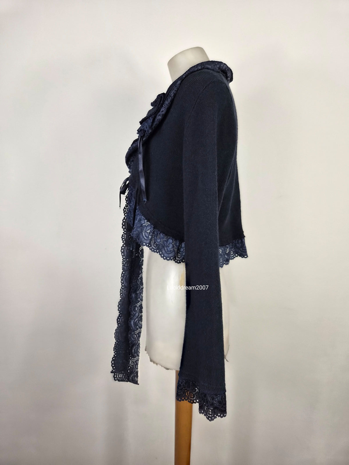 Boléro bleu sombre