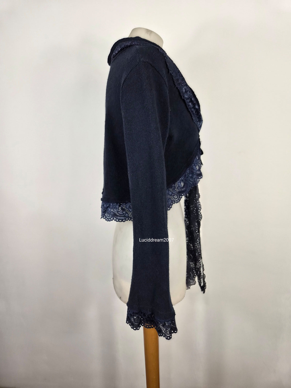 Boléro bleu sombre