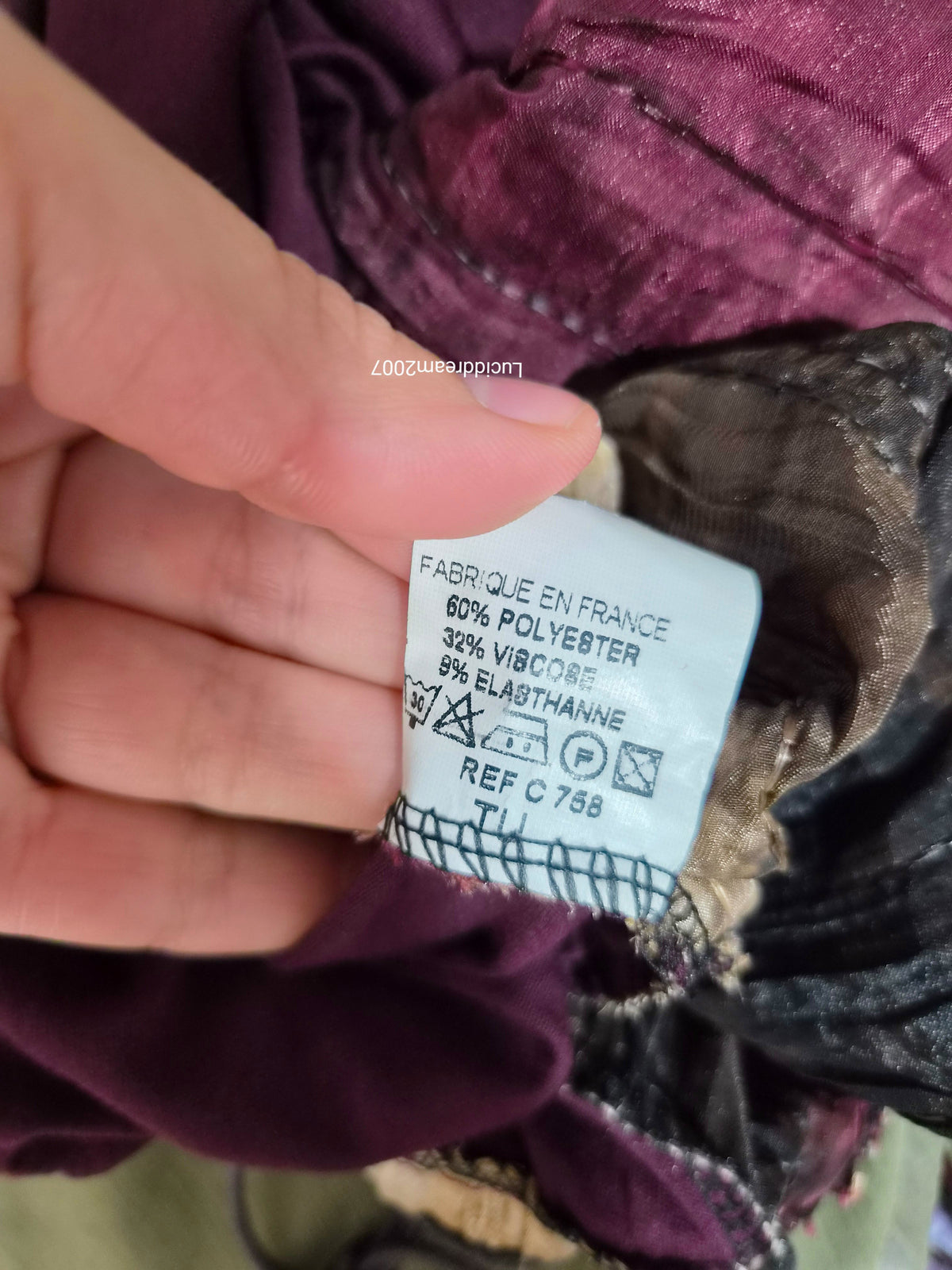 Haut dos nu tons beige et violet