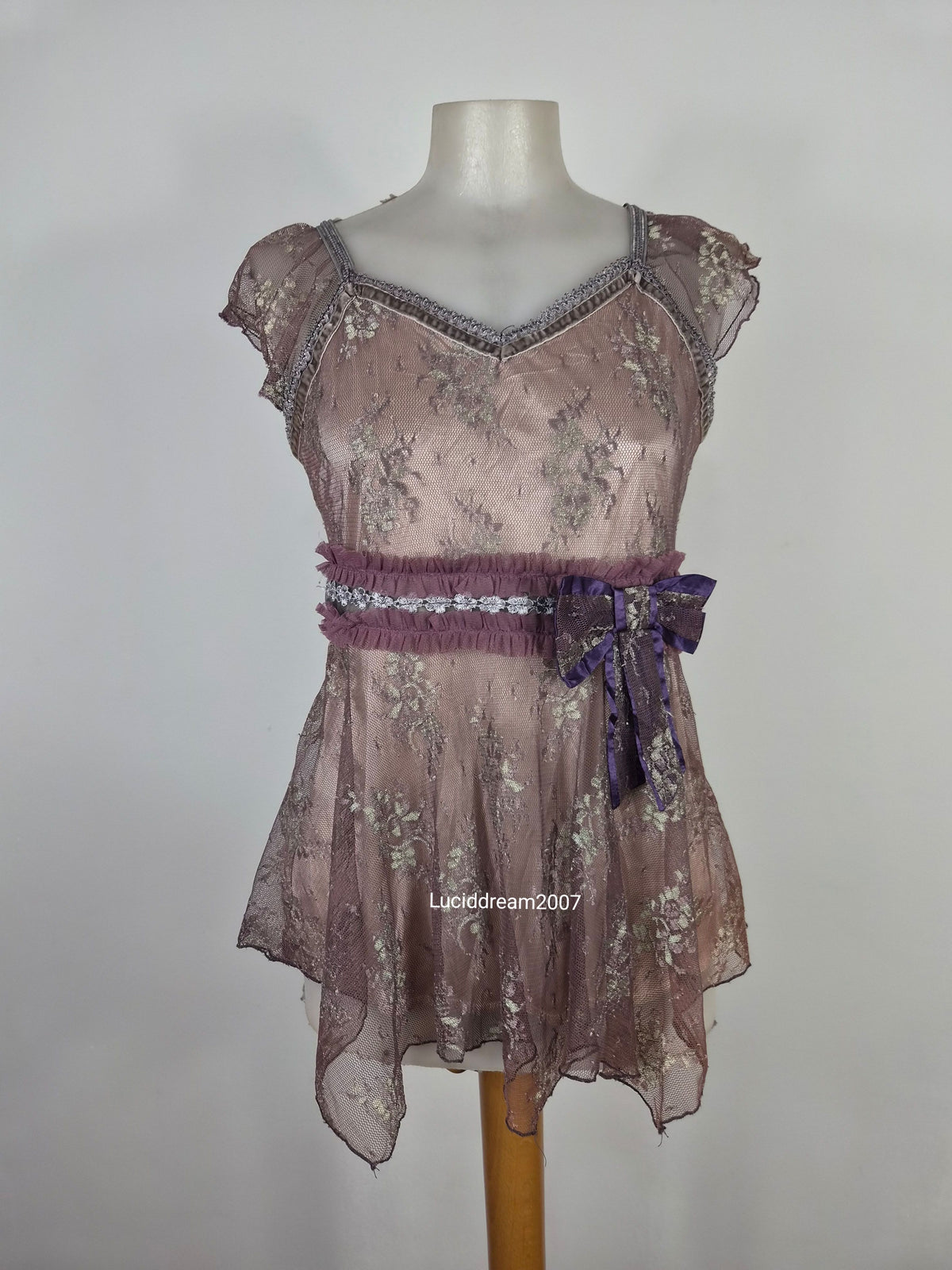 Haut en voile et dentelle tons violet
