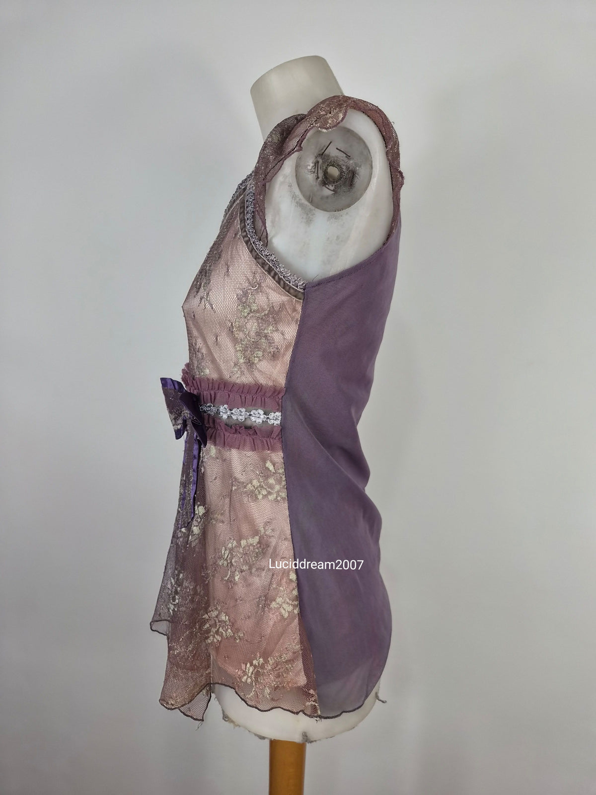 Haut en voile et dentelle tons violet