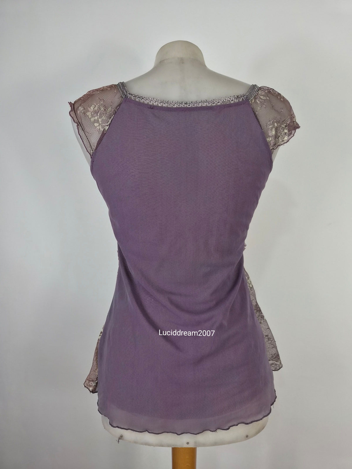 Haut en voile et dentelle tons violet