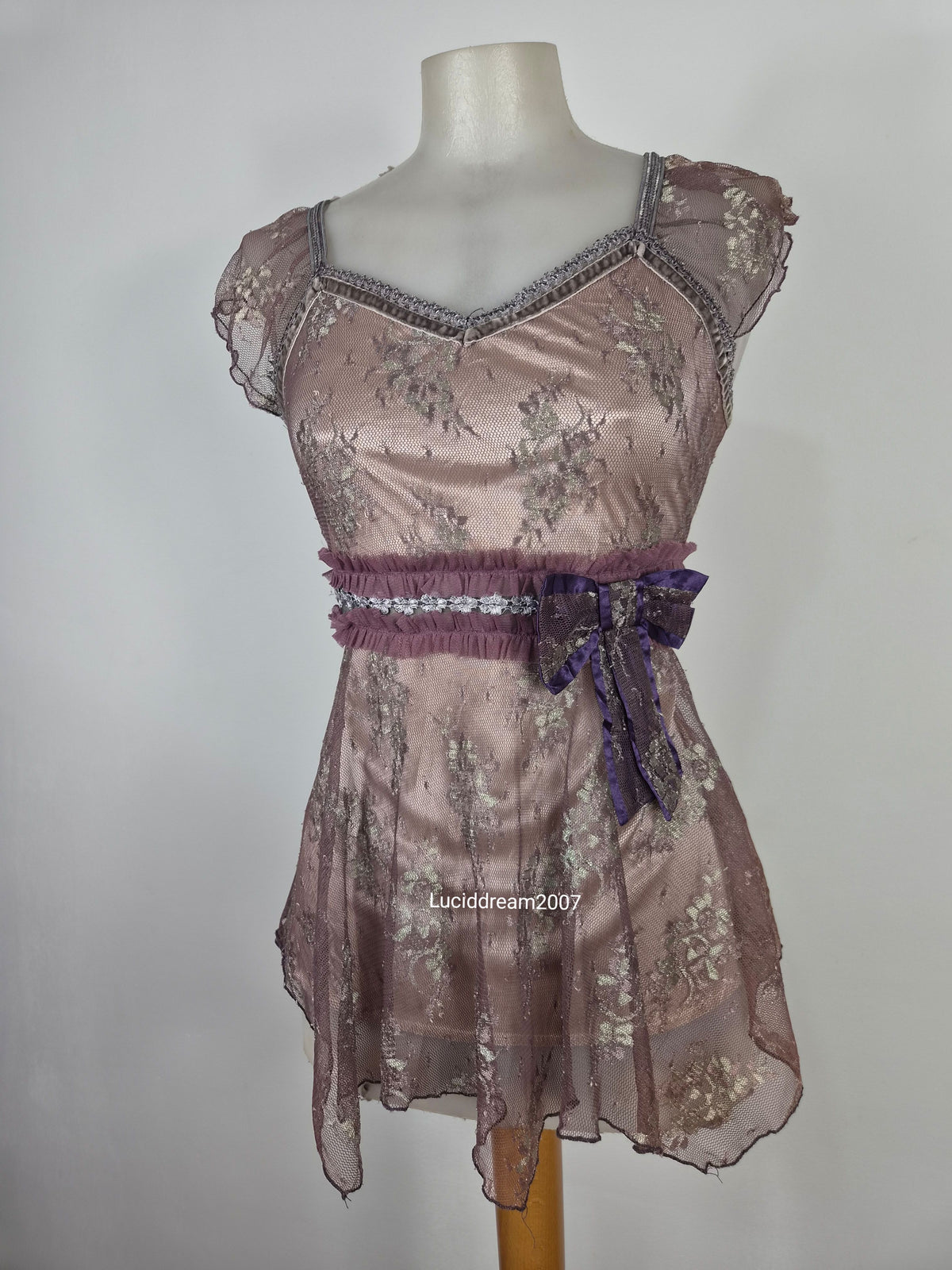 Haut en voile et dentelle tons violet