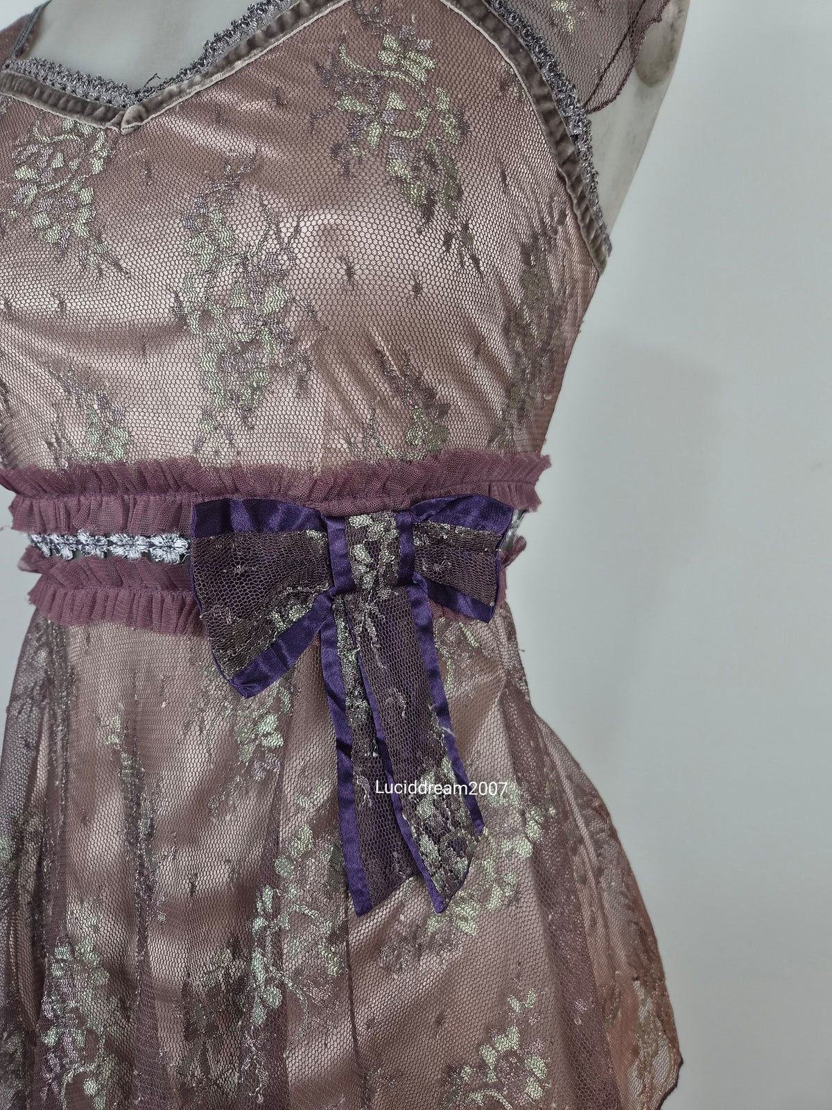 Haut en voile et dentelle tons violet