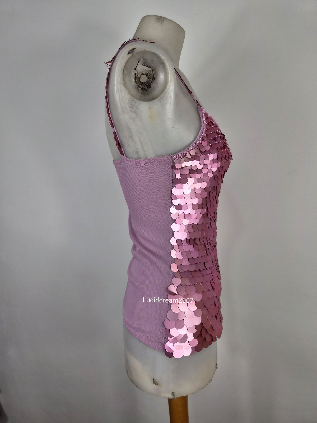 Haut en voile et sequins rose