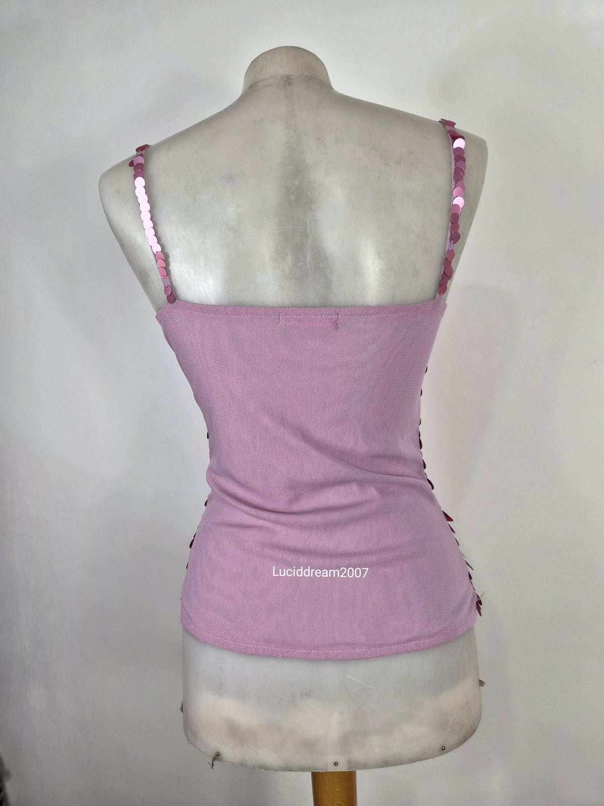 Haut en voile et sequins rose