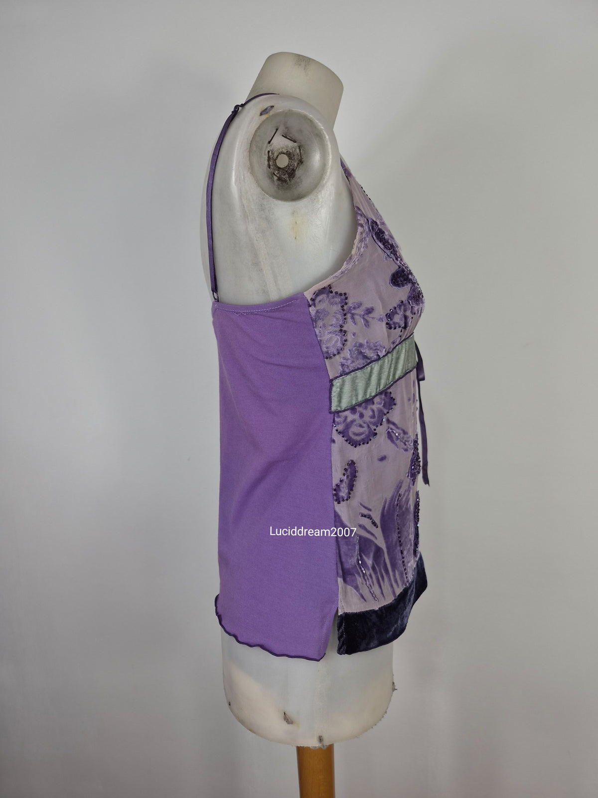 Haut violet soie brodée