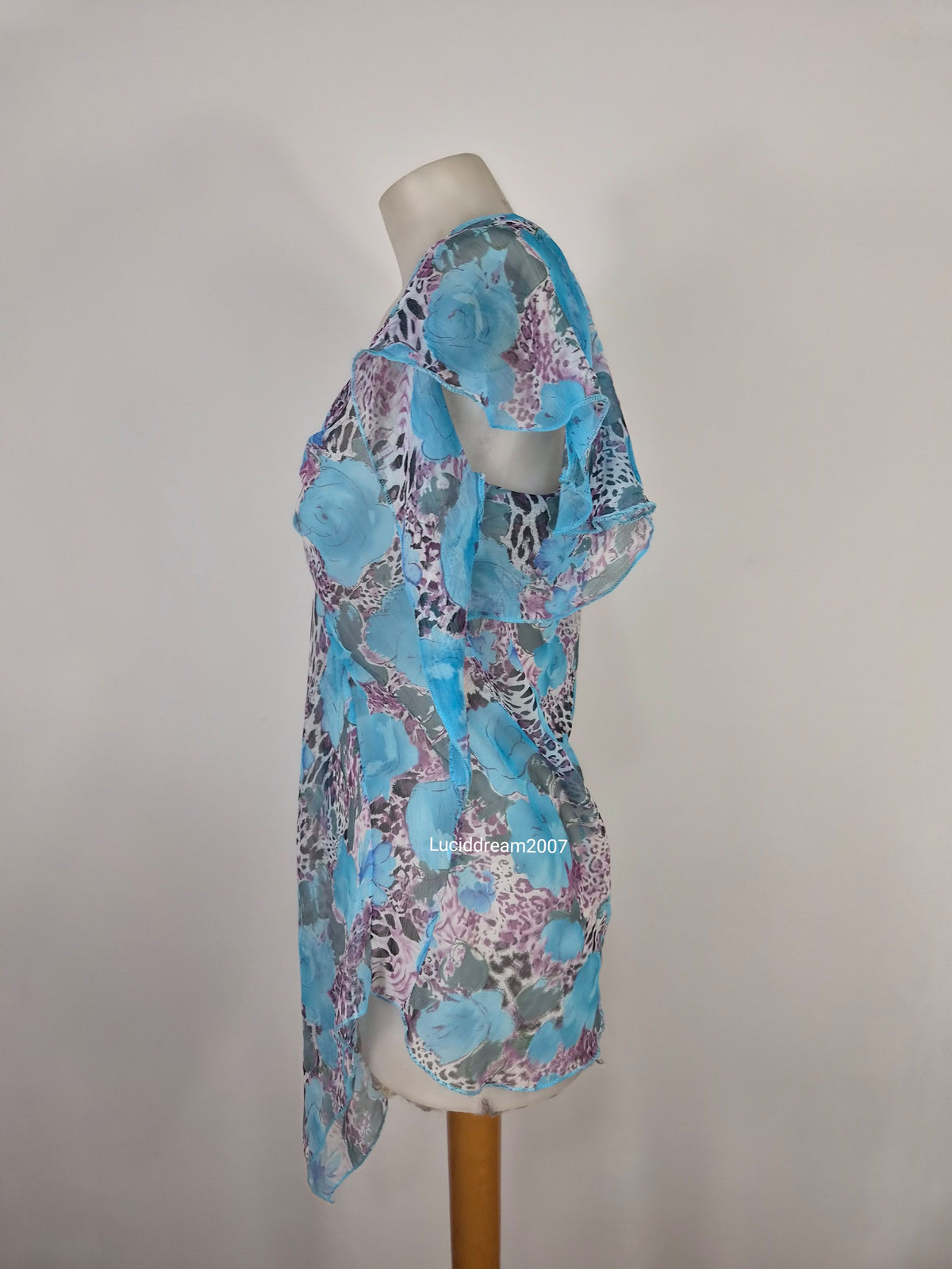 Haut en voile bleu motif floral