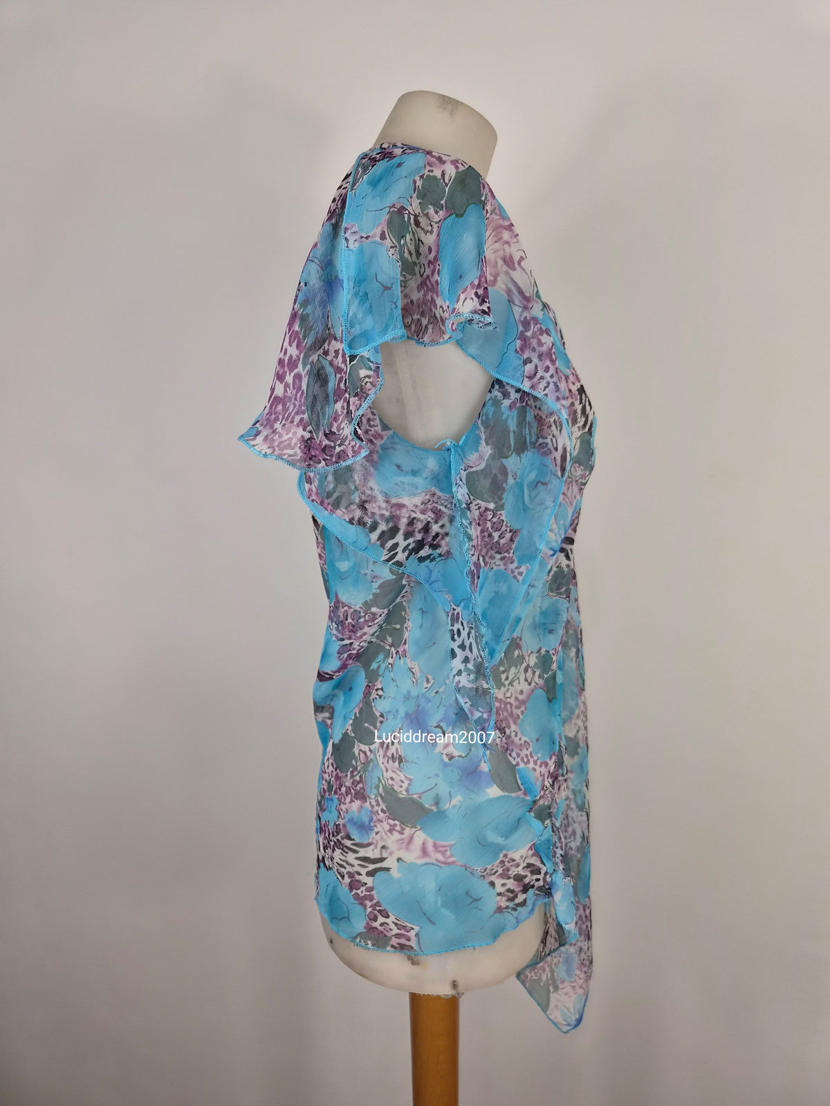 Haut en voile bleu motif floral
