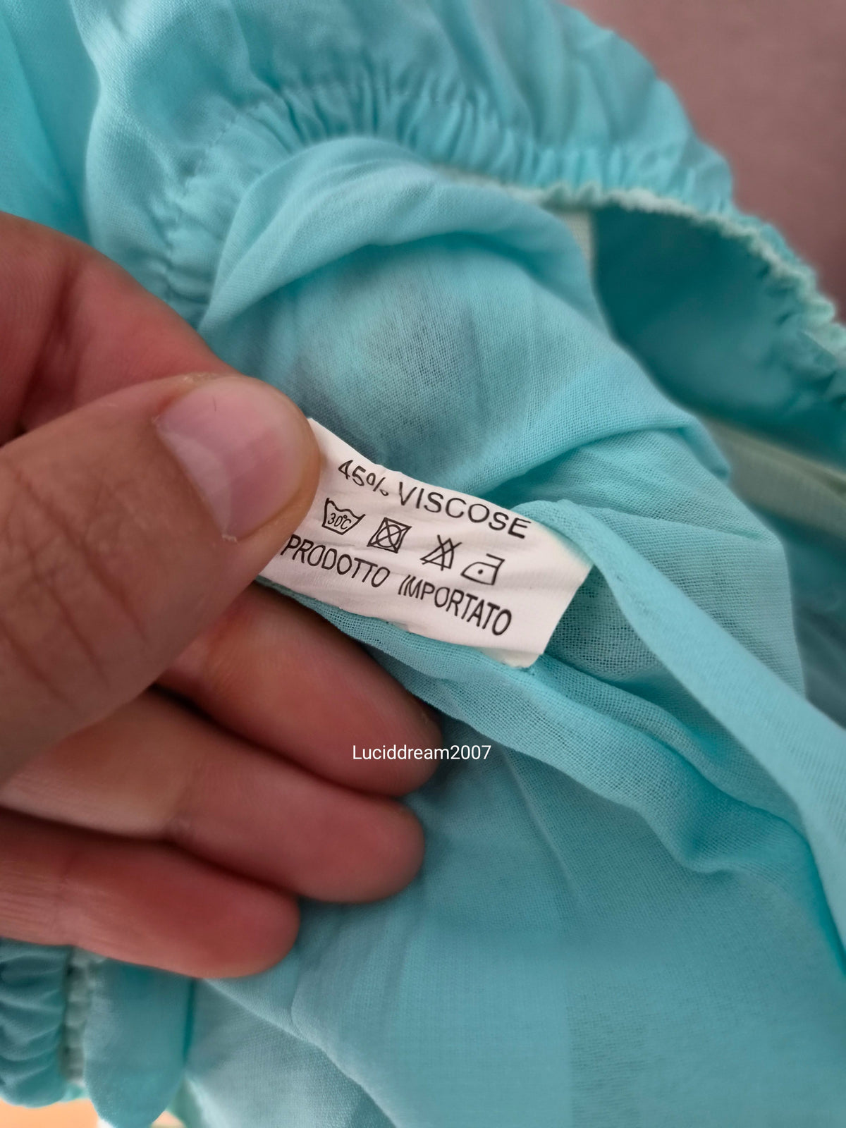 Haut asymétrique voile bleu et sequins