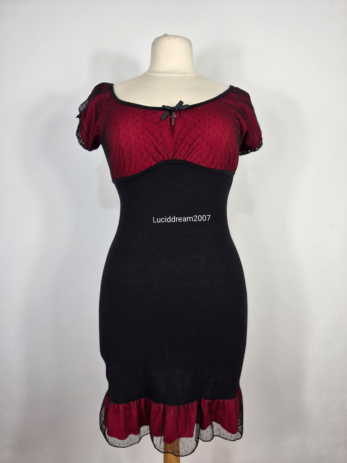 Robe noire et rouge Queen of Darkness
