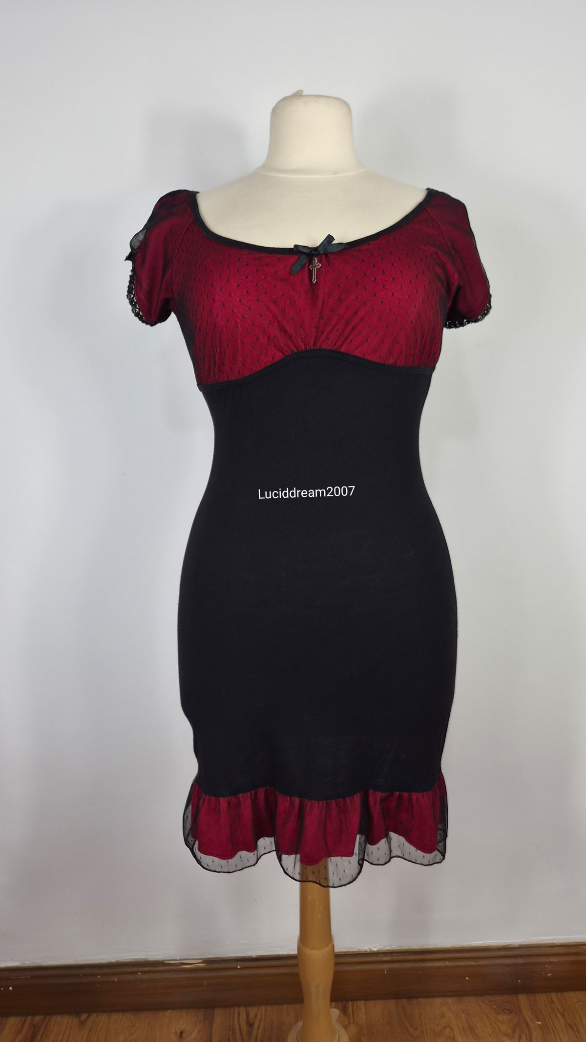 Robe noire et rouge Queen of Darkness