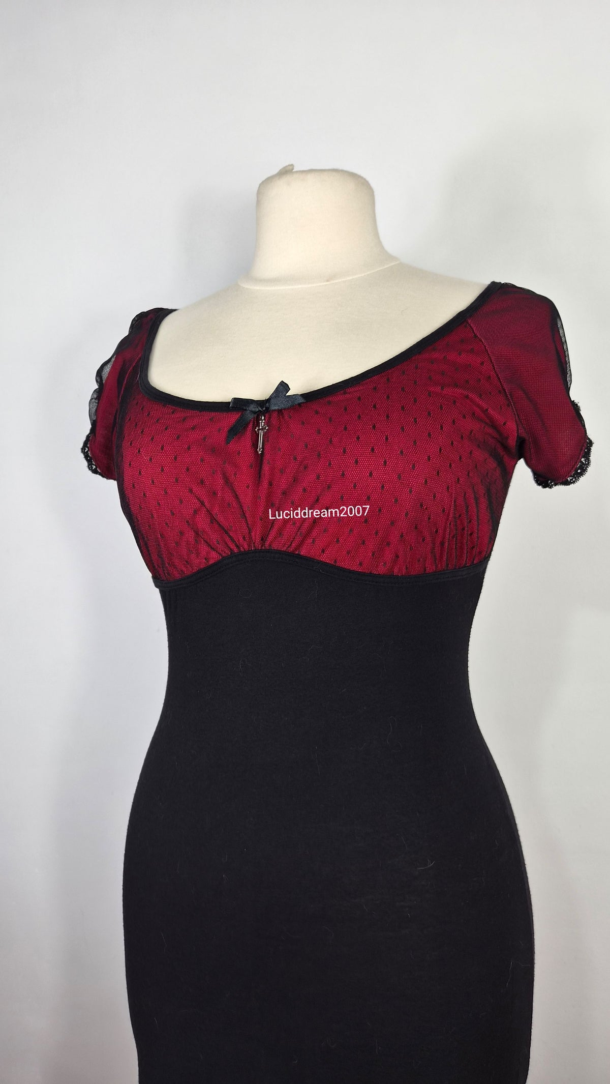Robe noire et rouge Queen of Darkness