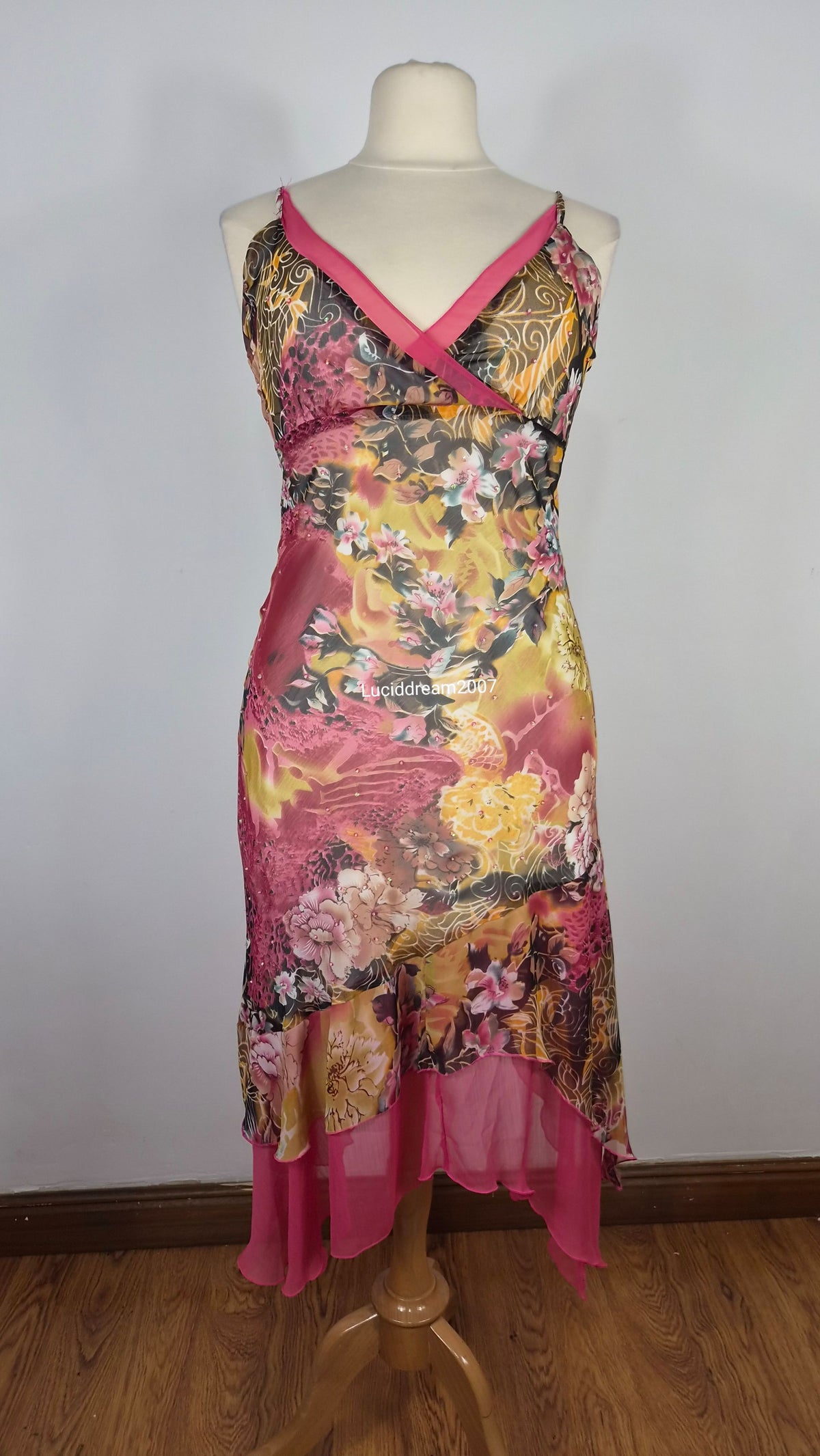 Robe en voile fleuri