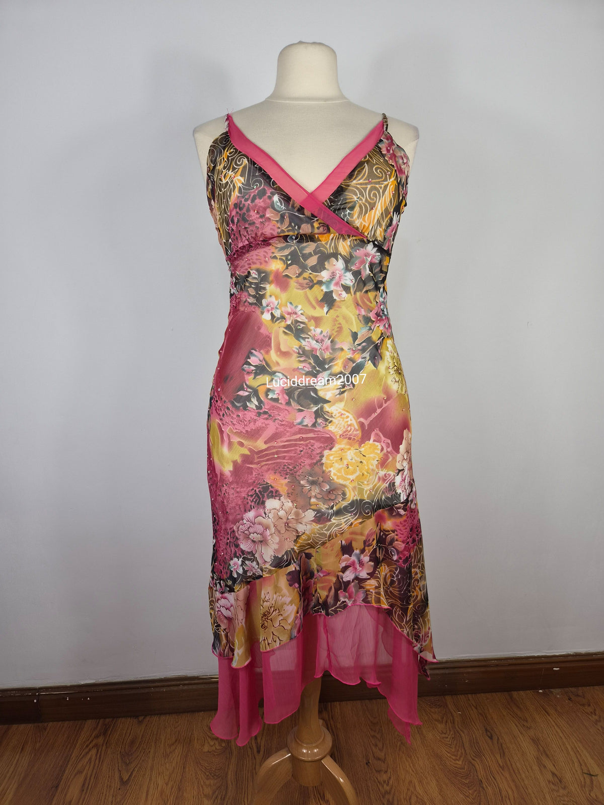 Robe en voile fleuri