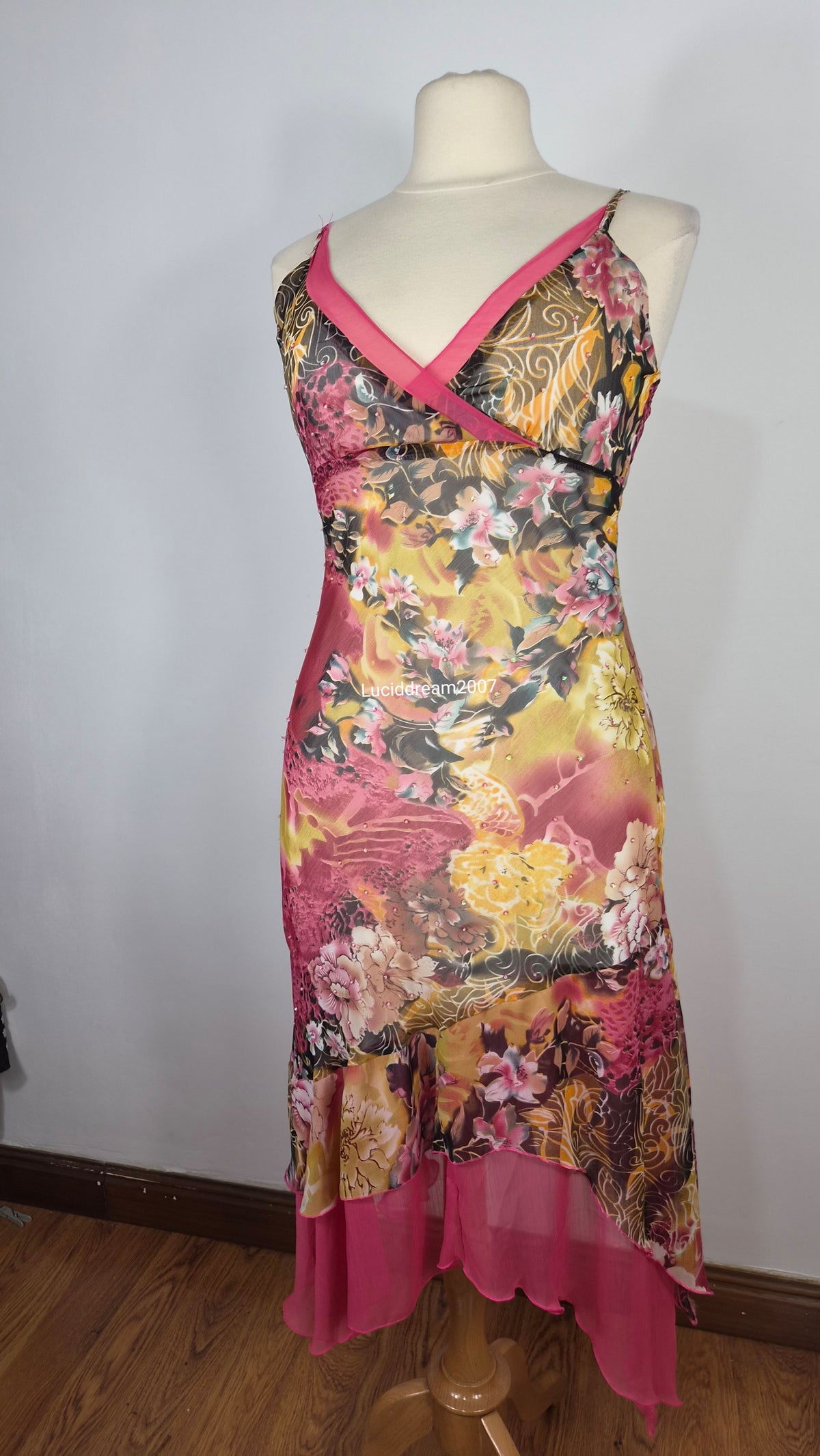 Robe en voile fleuri