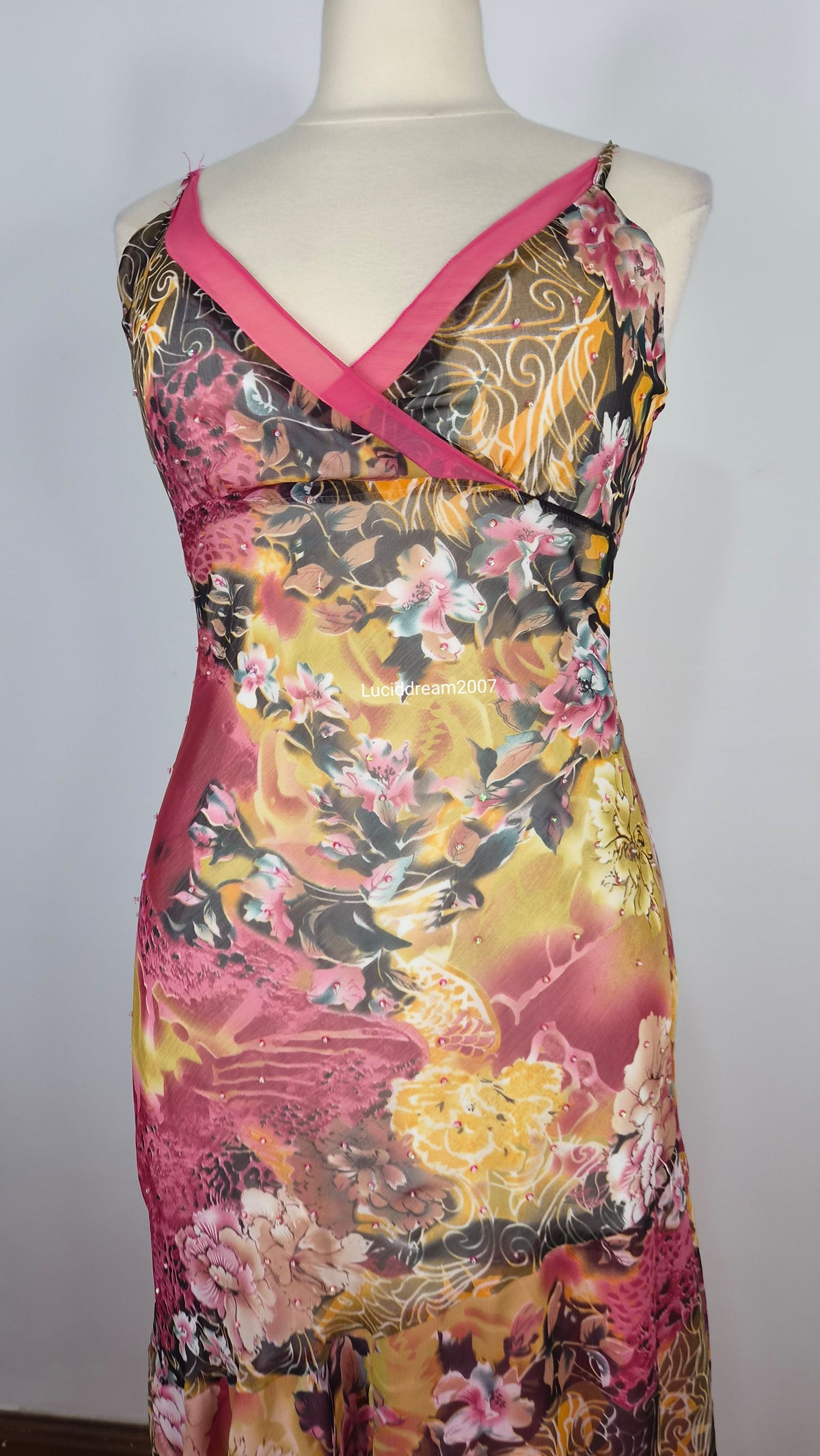 Robe en voile fleuri