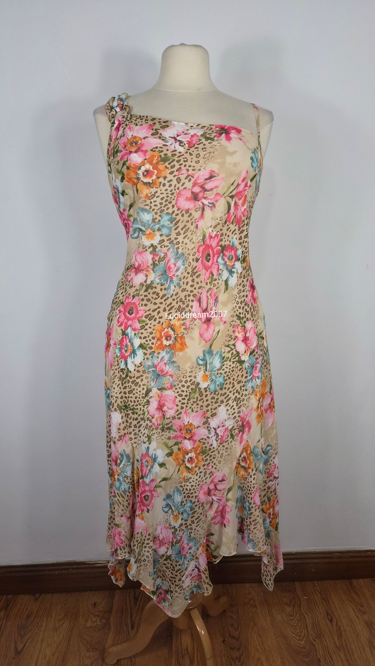 Robe en voile fleuri et léopard