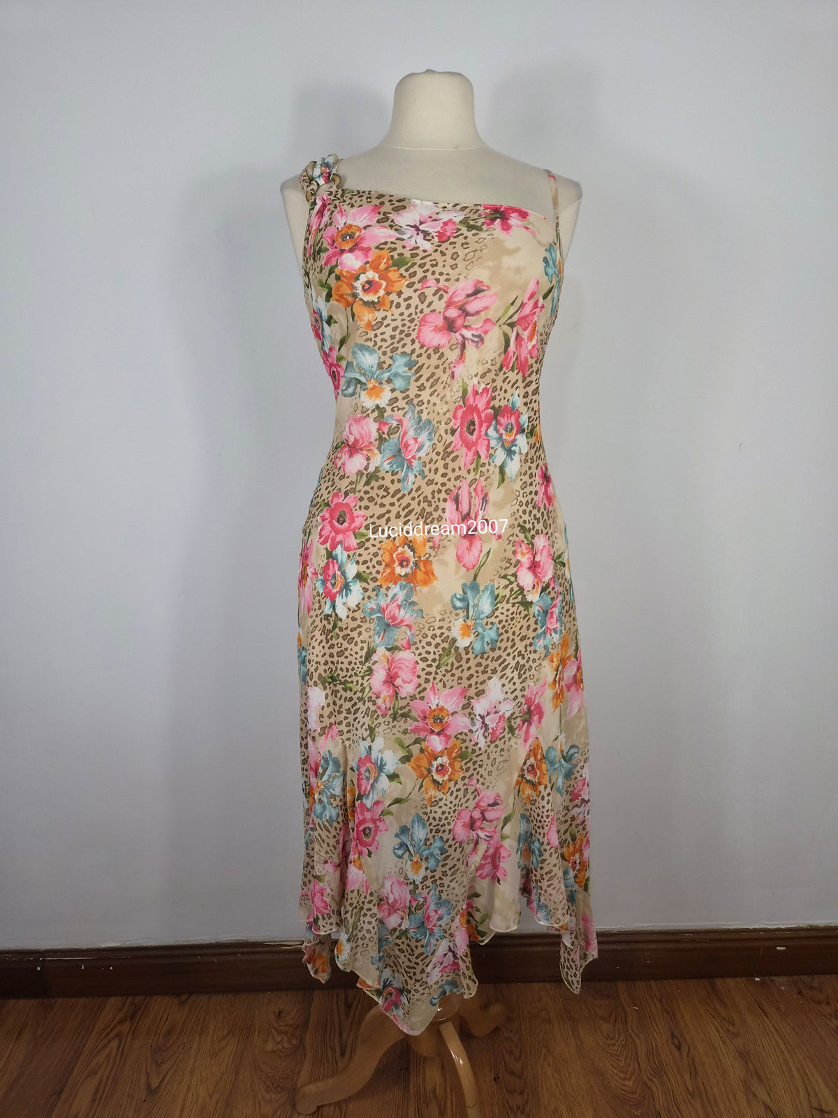 Robe en voile fleuri et léopard
