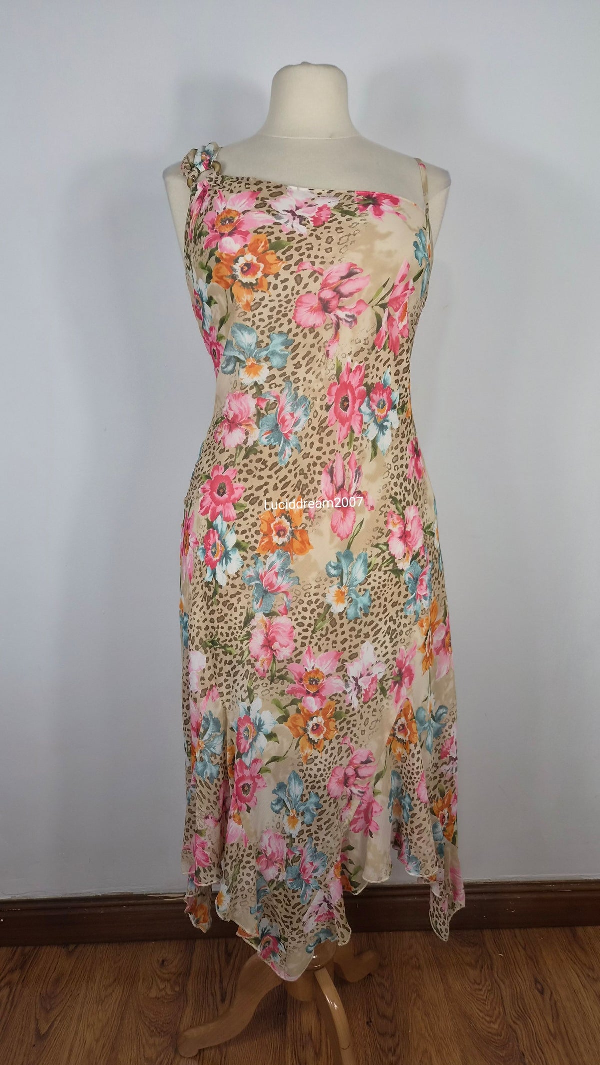 Robe en voile fleuri et léopard