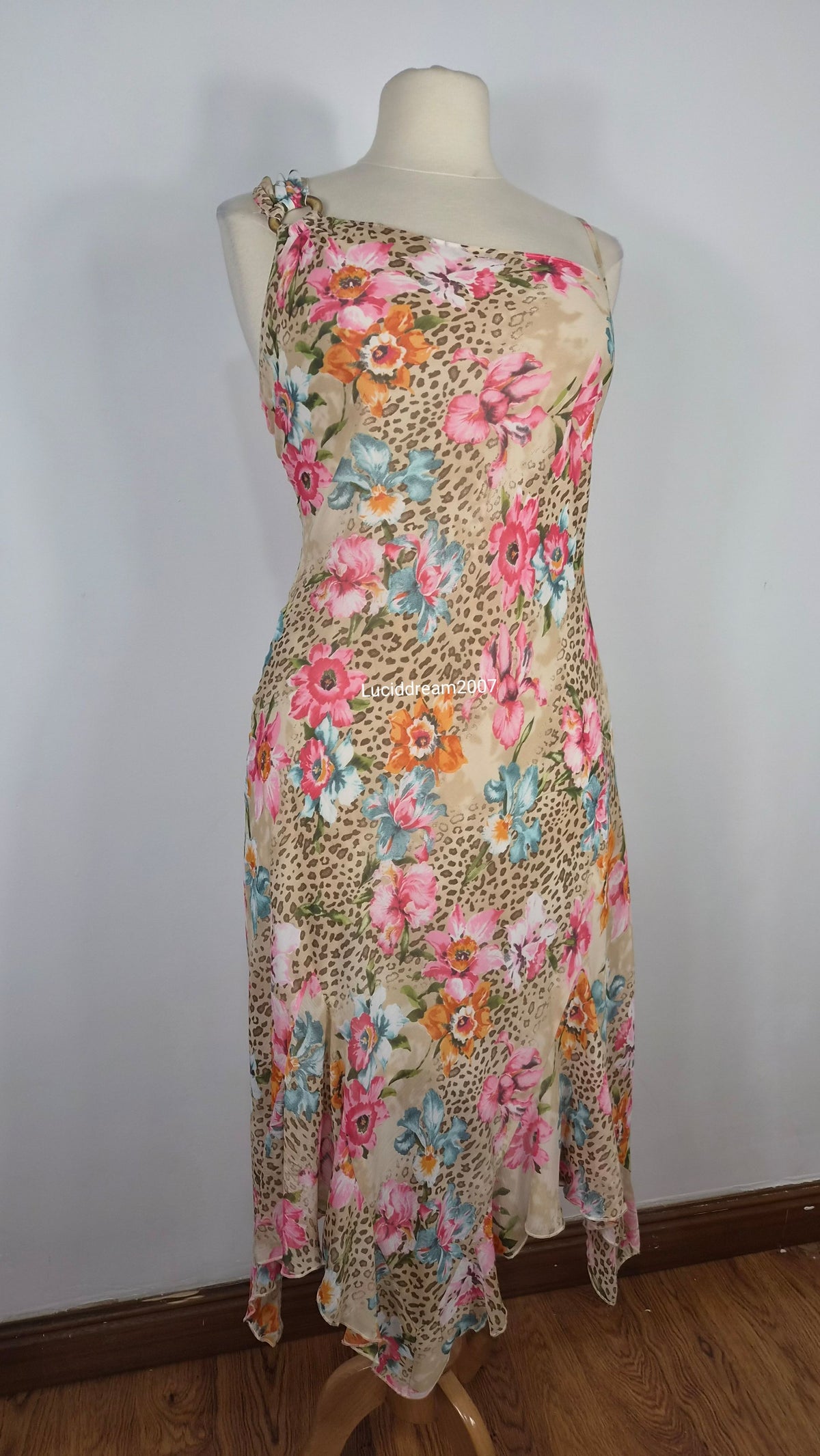 Robe en voile fleuri et léopard