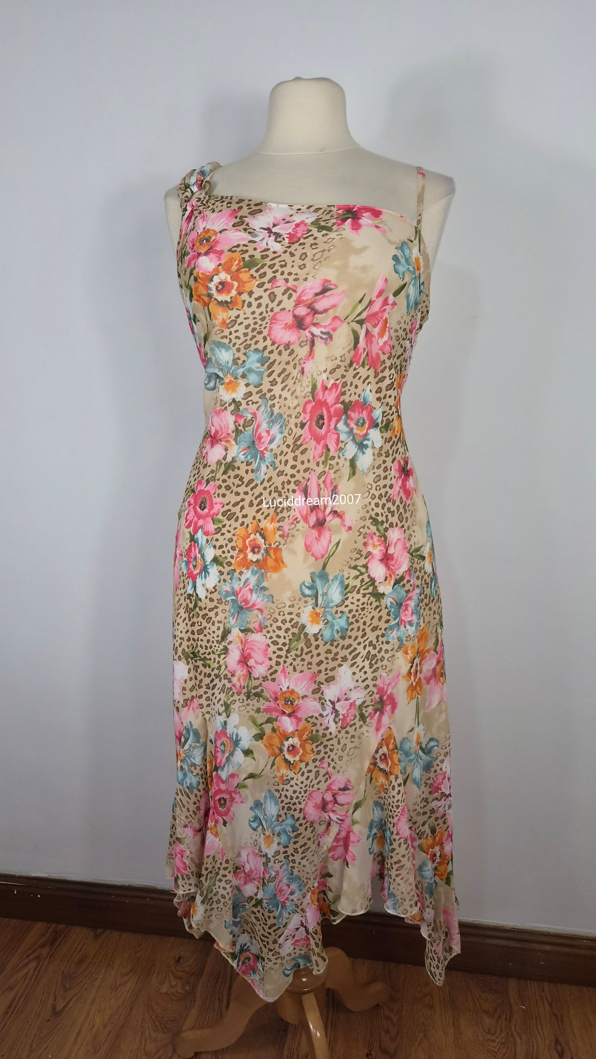 Robe en voile fleuri et léopard