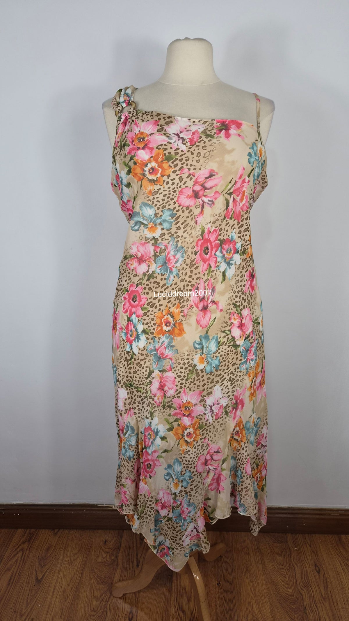 Robe en voile fleuri et léopard