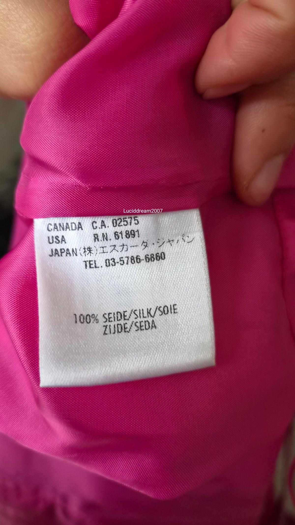 Robe en soie brodée rose