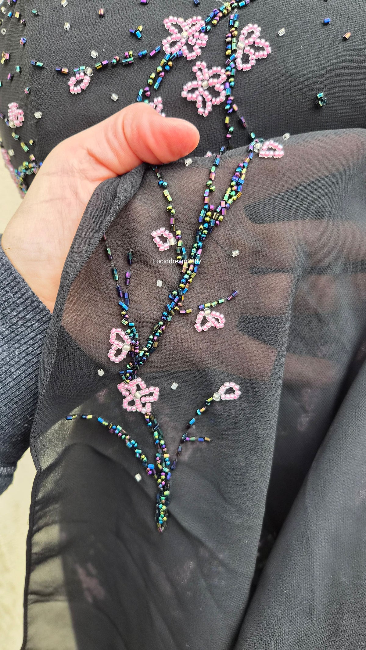 Robe bustier noire brodée de perles