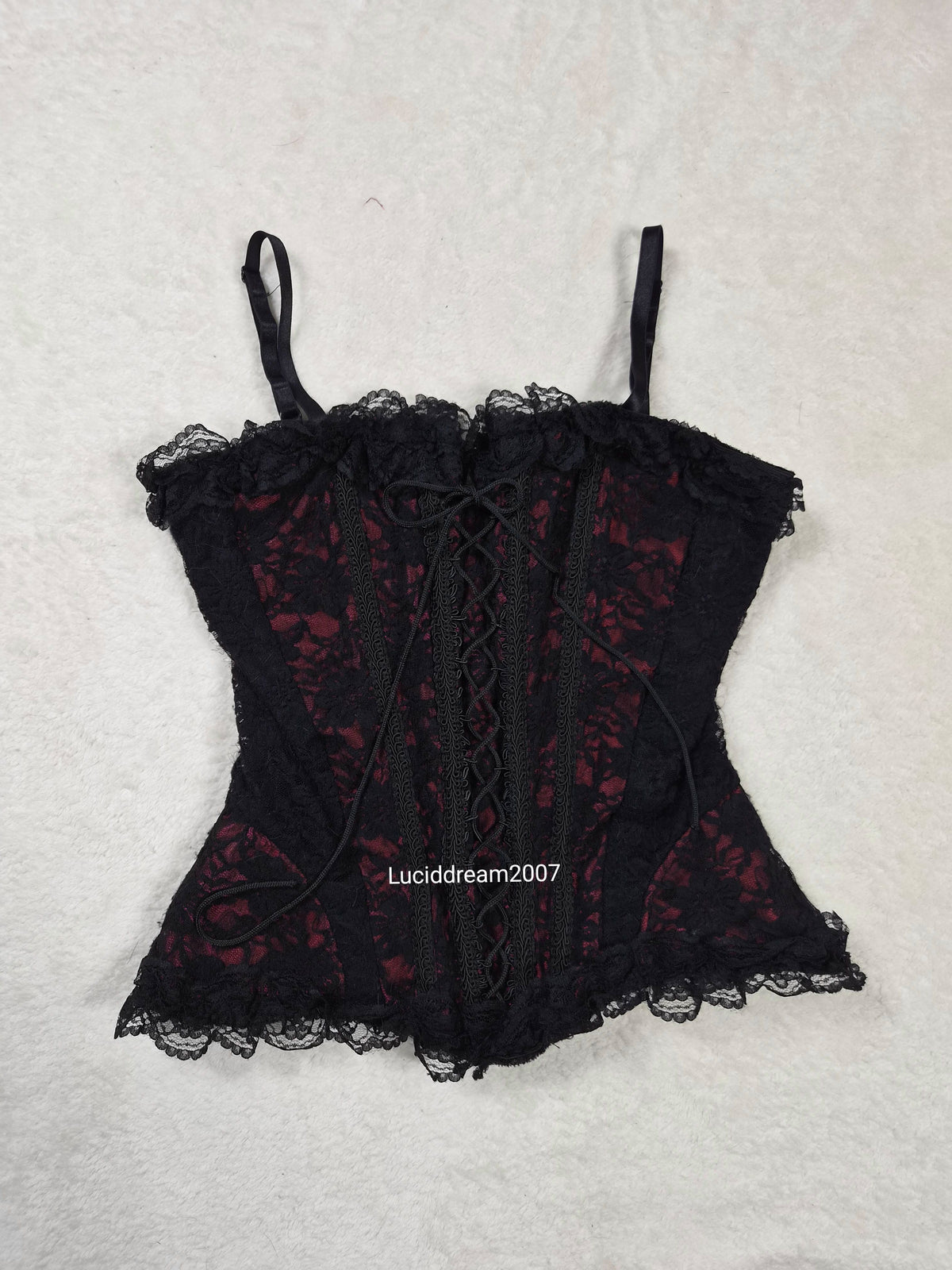 Haut esprit corset rouge et noir RAVEN