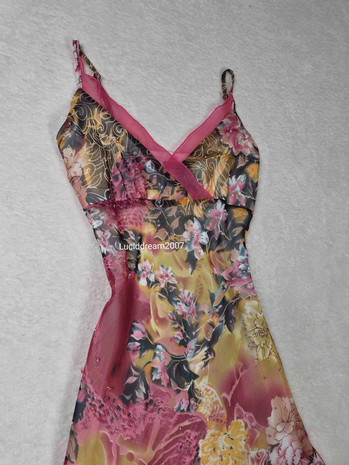 Robe en voile fleuri