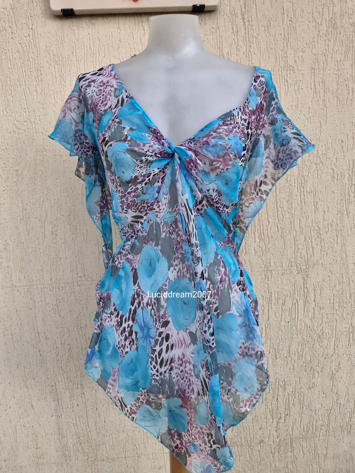 Haut en voile bleu motif floral