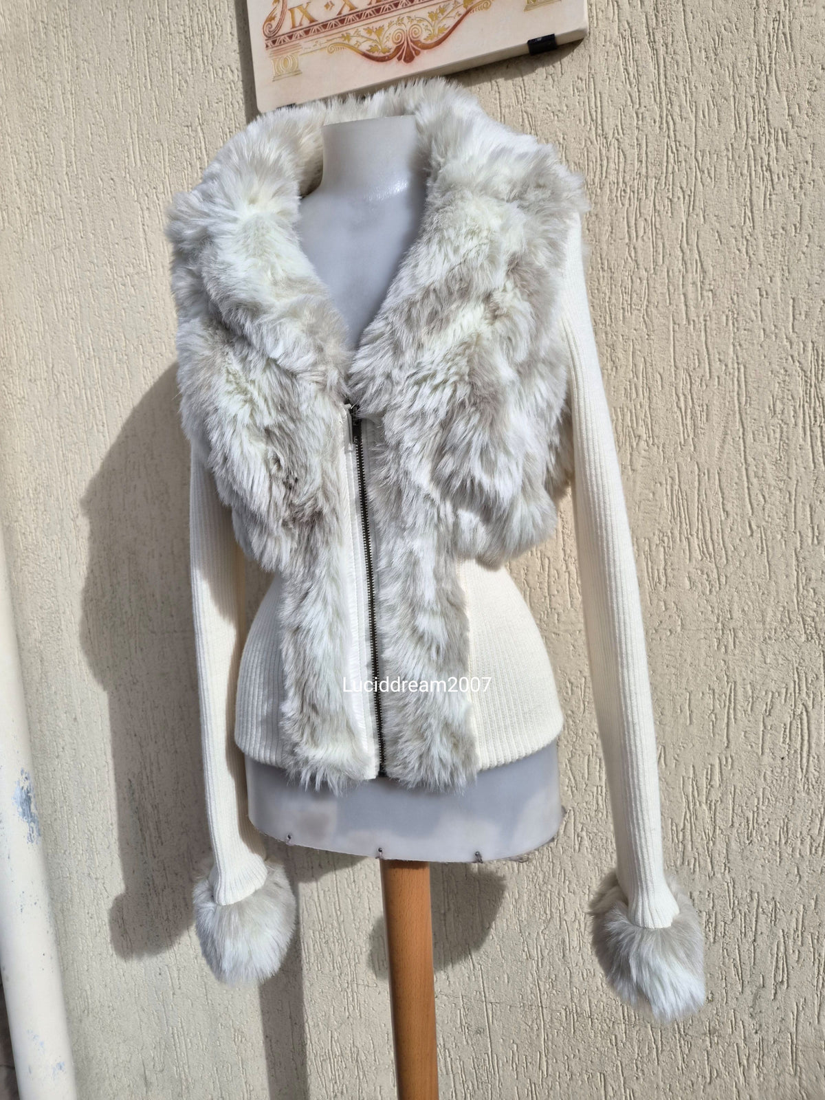 Short coat with faux fur
